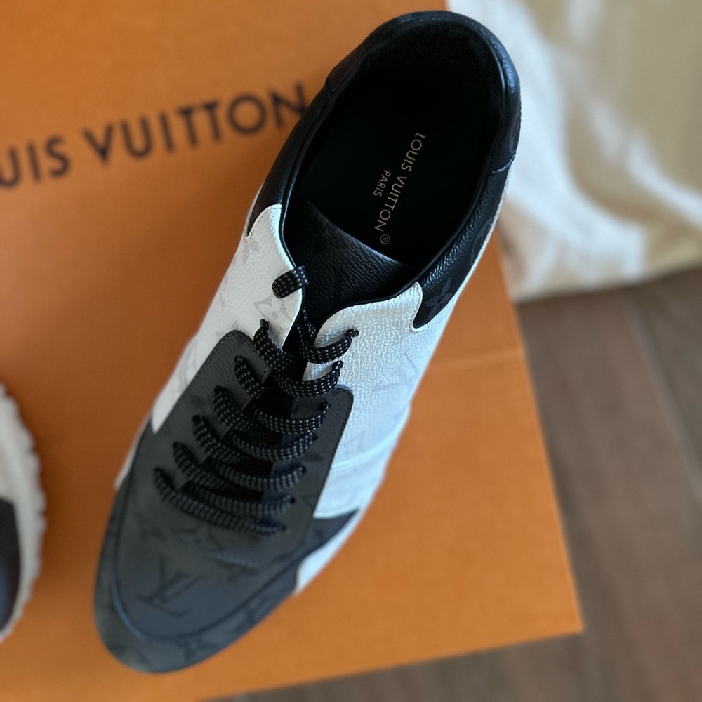 Biolor Run Away sneaker combines 3 variations on Louis Vuitton signature canvas. - Picture 4 of 15